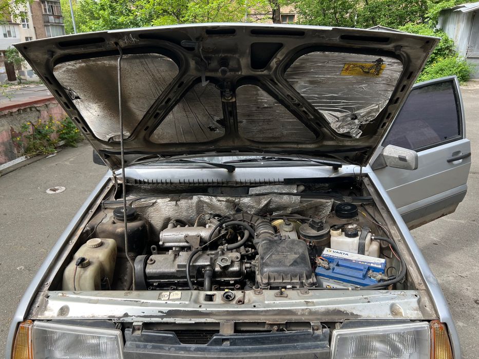 Автомобіль ваз 21099