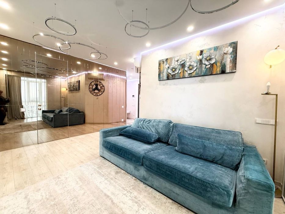 Продам 4-комнатную квартиру в ЖК Атлант. 3 спальни. Мебель и техника.