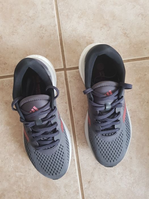 Obuwie buty sportowe Adidas