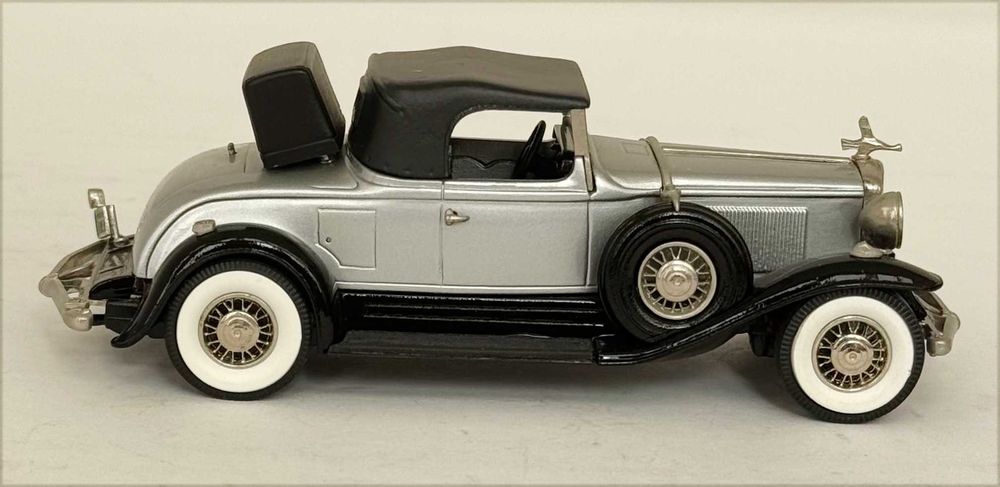 Brooklin Models_BRK88 1931 STUDEBAKER President Convertible Roadster. Sem caixa, mas como novo.