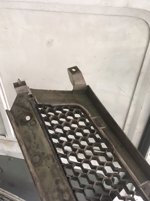 Решетка передняя рено мастер