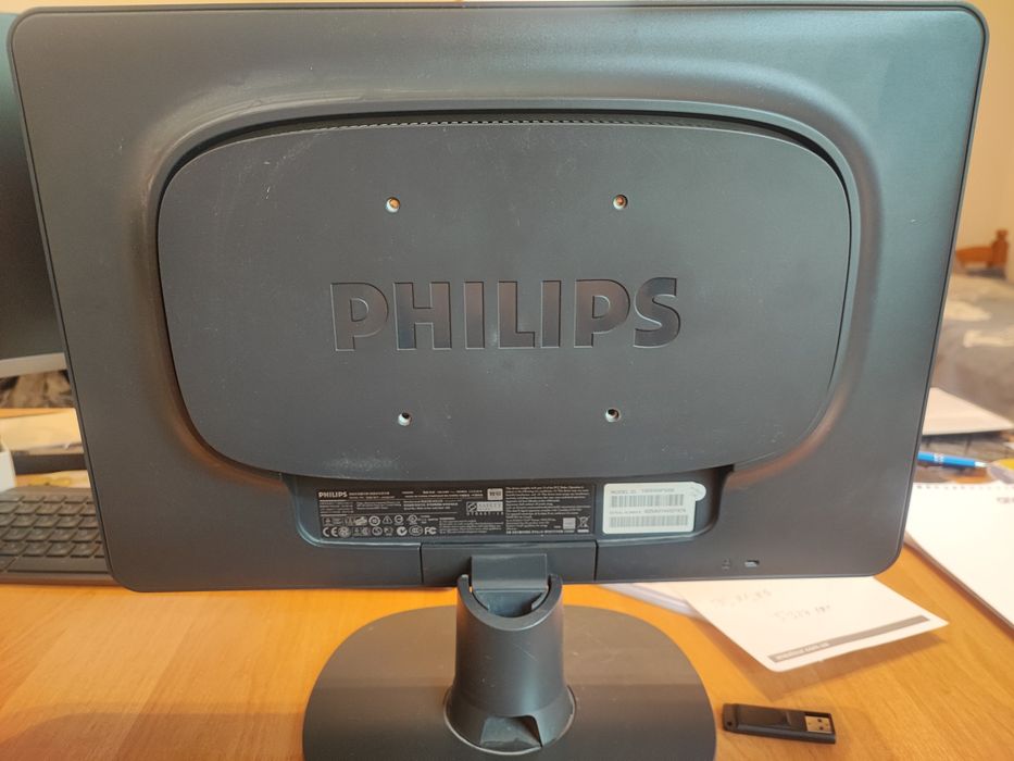 Монитор philips 190 sw