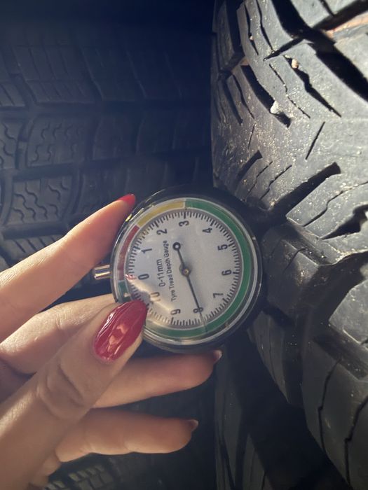 :Opony 215/65/16C Nokian Seasonproof c1 para