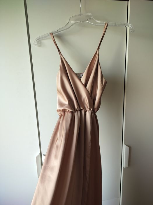 Elegancka długa sukienka