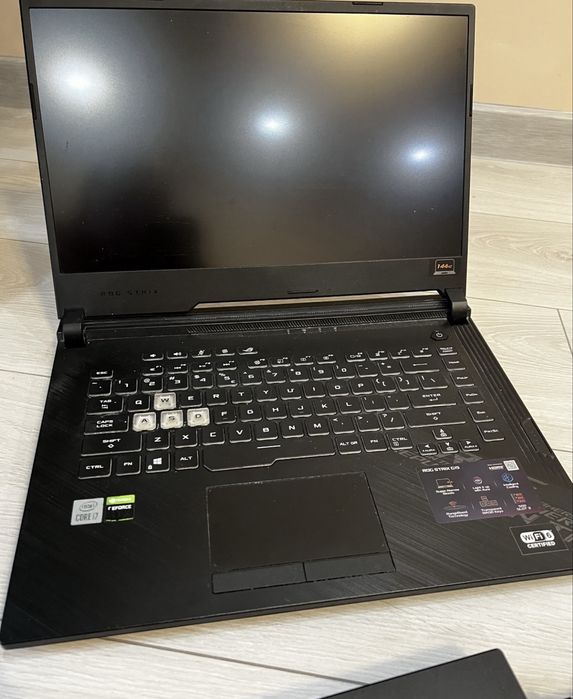 Sprzedam gaming laptop ASUS Rog Strix G15 G512LV Laptop