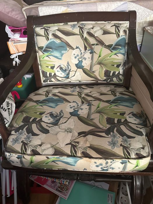 Conjunto de cadeirões antigos