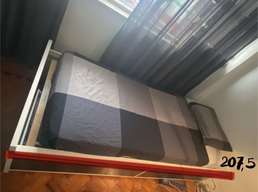 Cama e estrado ikea