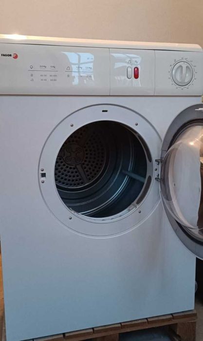 Máquina de Secar Roupa FAGOR – Em bom estado de Conservação