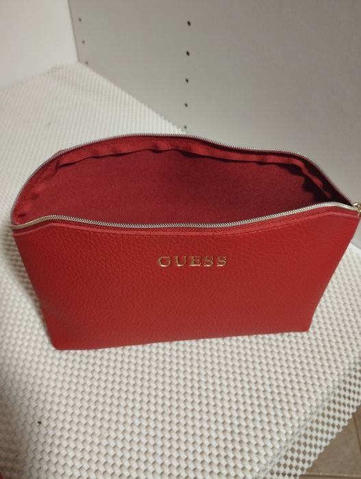 Bolsa nécessaire Guess