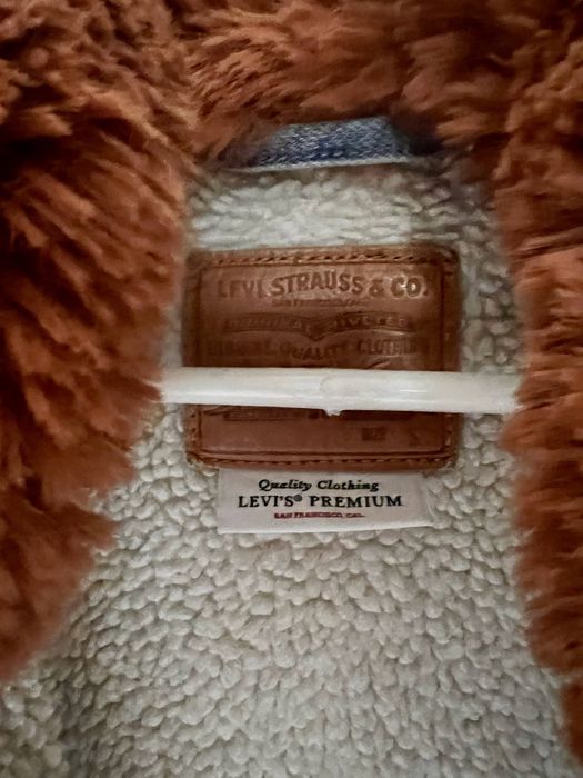 Blusão ganha Levi’s