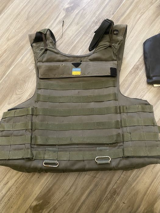 Продам жилет б/у