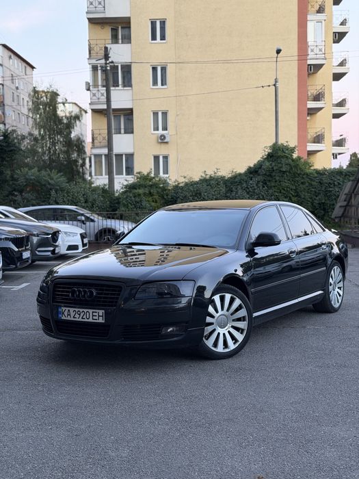 Продам ауді A8 D3