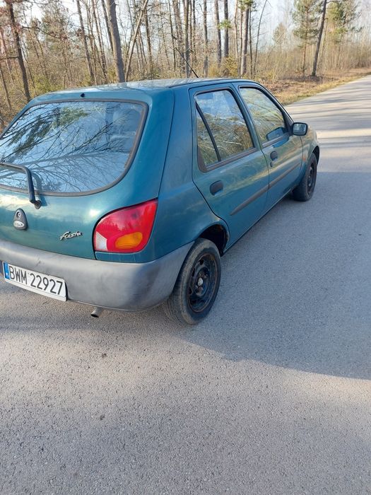 Sprzedam Fiesta 1.3 benzyna