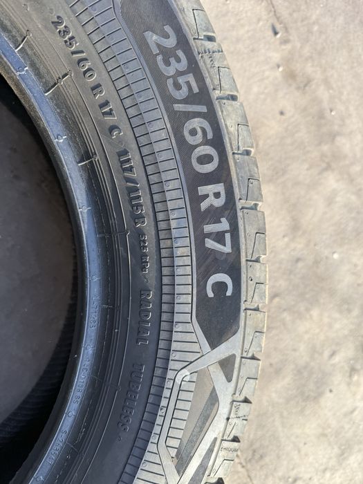 Резина Шини 235/60 R17C Continental Eco