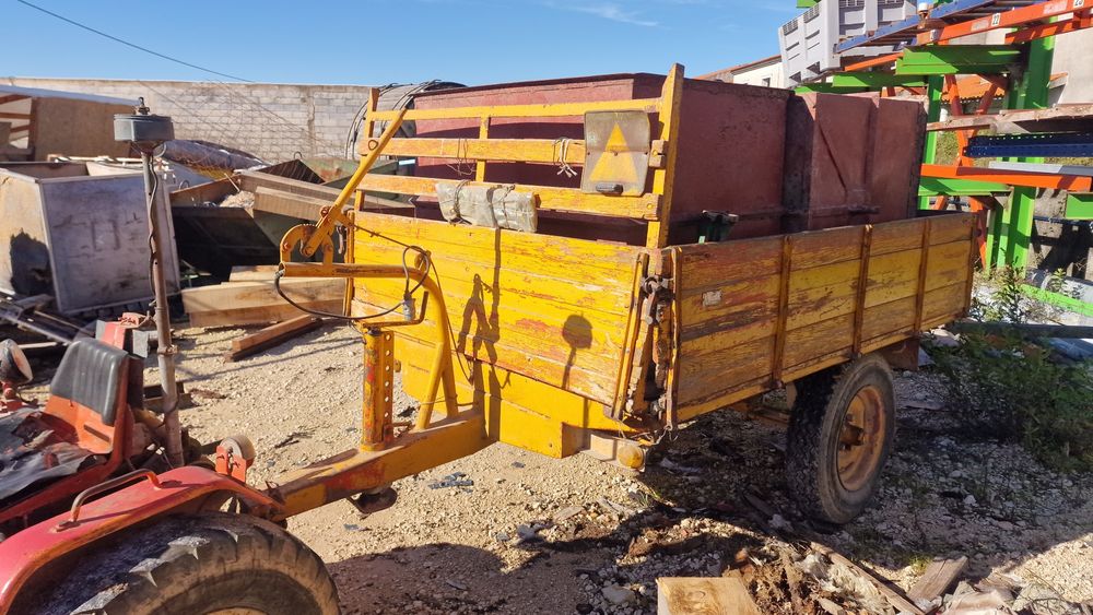 Tractor reboque maquina solfatar todo conjunto nas fotos