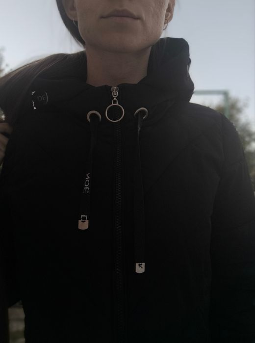 Куртка жіноча, буде на 42 розмір