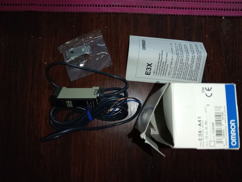 Sensor fotoelétrico omron e3xa41