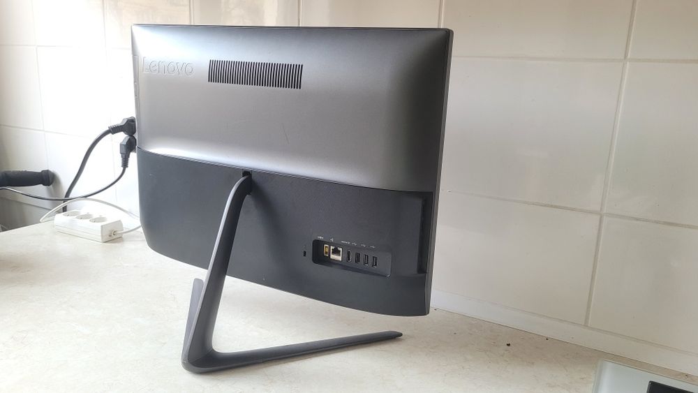 AiO Intel i7 + GPU AMD - Lenovo ideacentre 510 22ish - 16GB RAM ddr4
