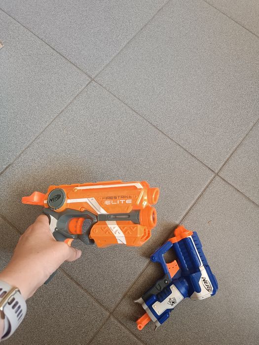 Бластери пістолети Nerf