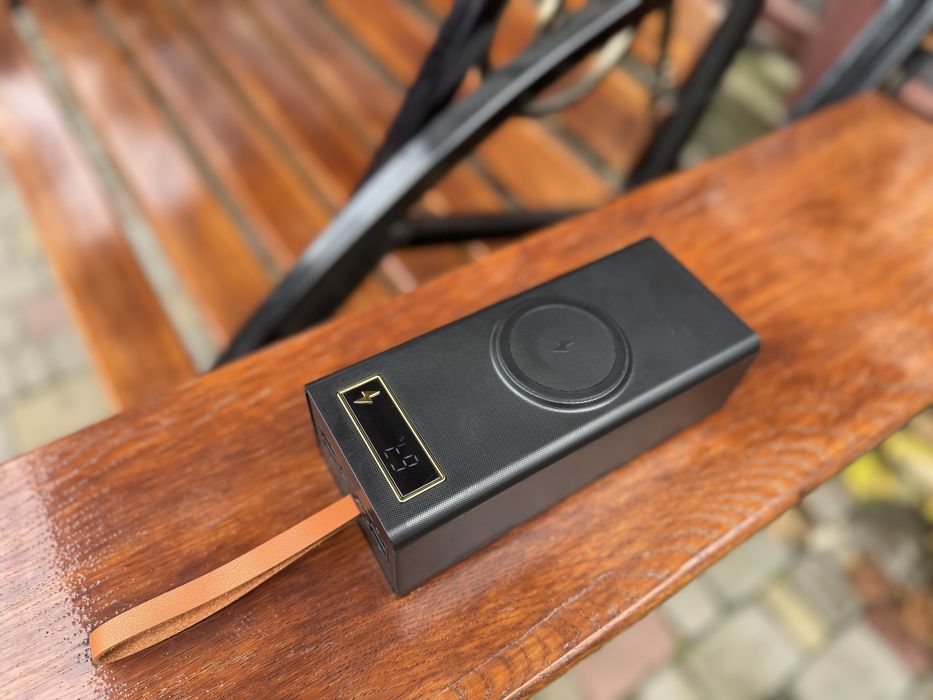 Потужний павербанк 42000mAh + ліхтар + швидкісна зарядка