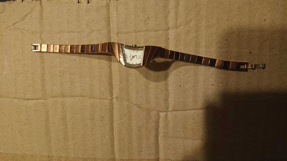 Женские миниатюрные часы