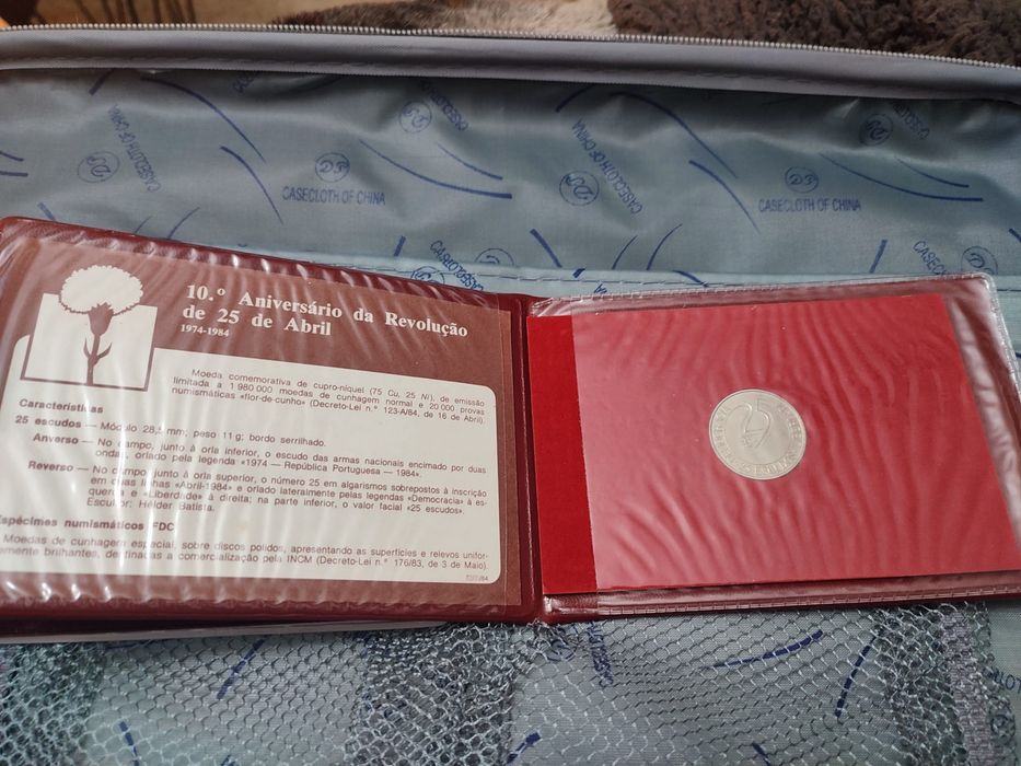 Coleção de moedas e notas antigas e de vários países