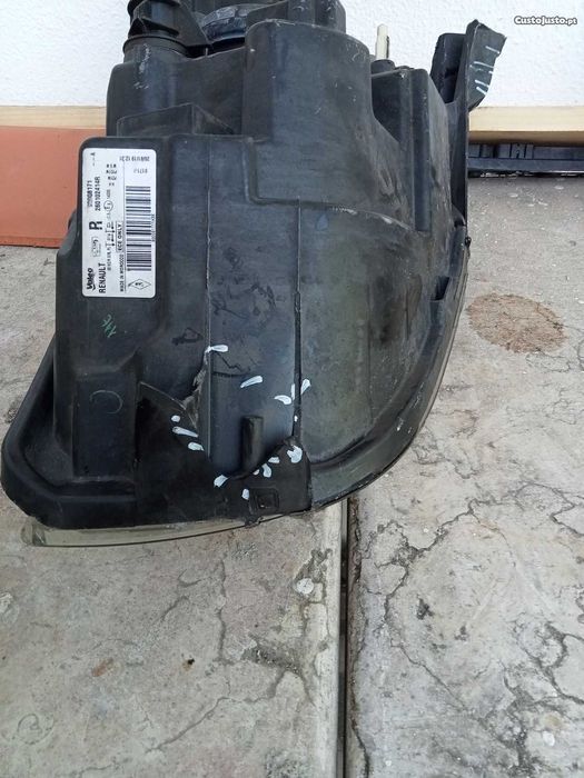 Faróis Dacia Dokker usados