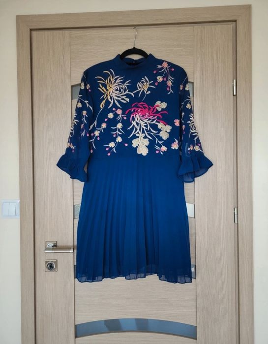 Asos 40 L plisowana M 38 sukienka granatowa haft hafowana wesele kwiat
