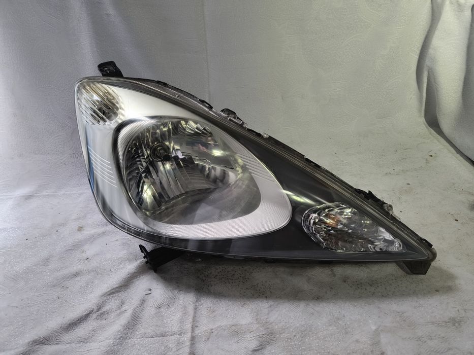Lampa prawa Honda Jazz III 3 Europa stan idealny reflektor