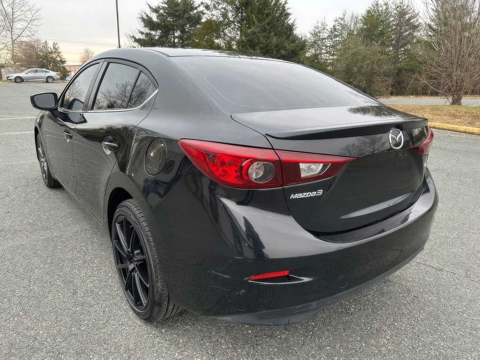 Mazda 3 Touring      2018