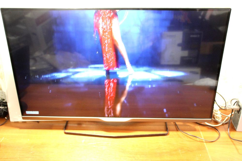 42” Philips 42PFL6008S Smart TV, Wi-Fi, 3D, состояние отличное