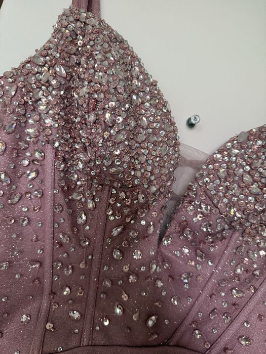 Sukienka maxi liliowa glamour