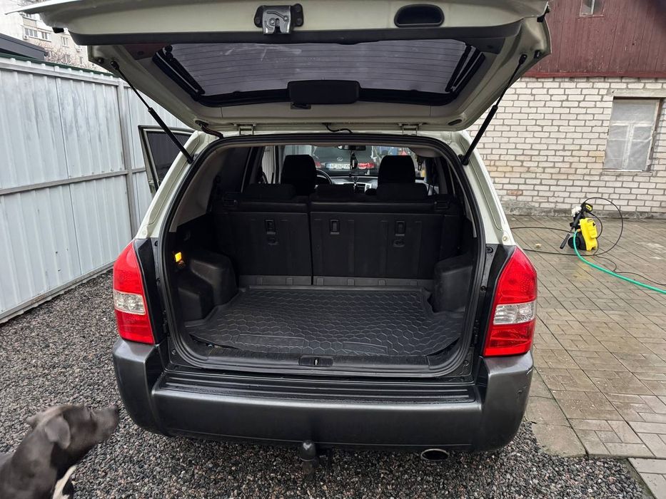 Продам Hundai Tucson, 2.0л 2008г