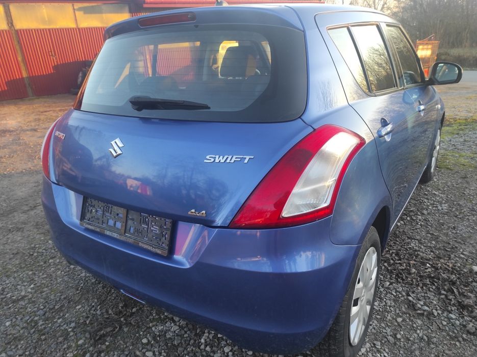 Suzuki Swift 4x4   benzyna 2013 rok produkcji