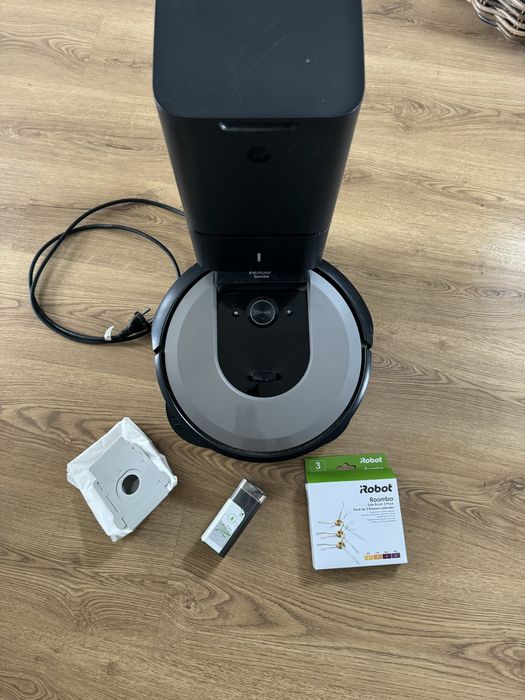 Irobot Roomba i 7 sprzedam plus
