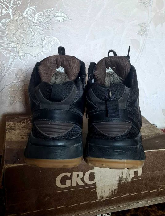 Кроссовки зимние 41р