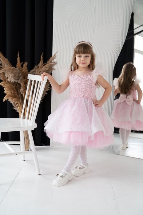 Рожева сукня з камінням, блискуче розове плаття