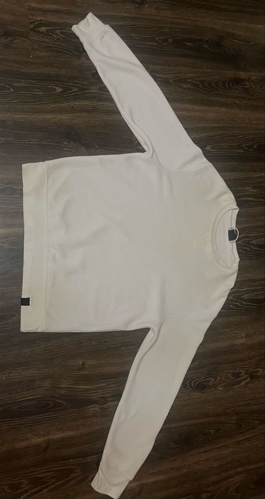 свитшот белый без принта