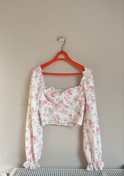 Hiszpanka w kwiaty,Hiszpanka z bufiastymi rękawami