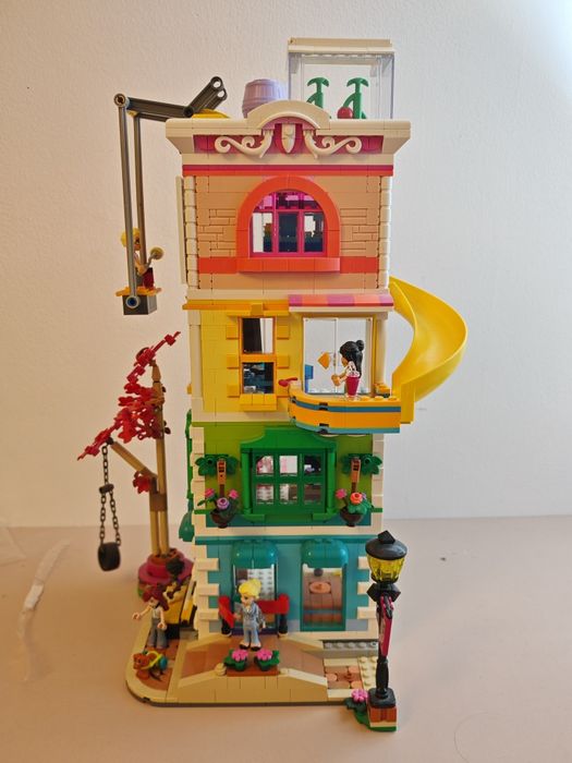 LEGO Friends 41748 Dom Kultury w Heartlake