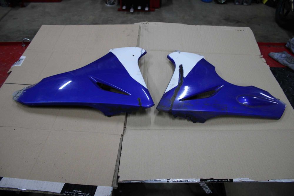 Lewa Prawa Owiewka Boczek Pług Plastik Honda CBR 125 JC39 07-10