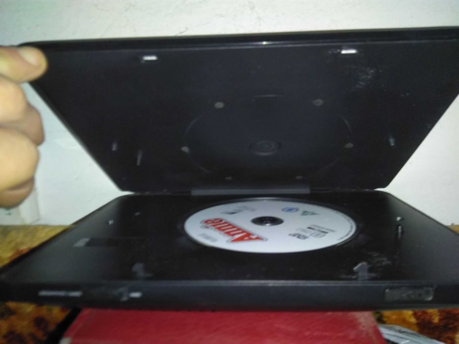 Телевізор MEDION 19, LG32 та NextBase 9 дюймів.