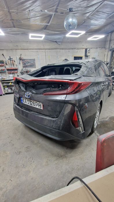 Продам Toyota prius prime