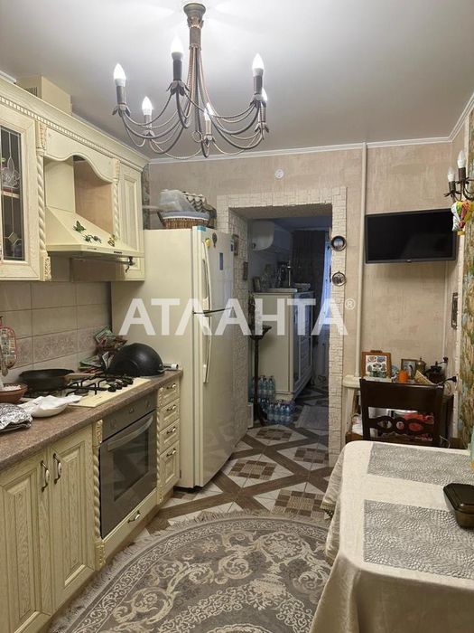 Продам 3 комнатную квартиру в кирпичном спецпроекте. Слободка