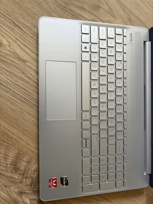 Laptop HP 15s Ryzen 7/16GB/512SSD