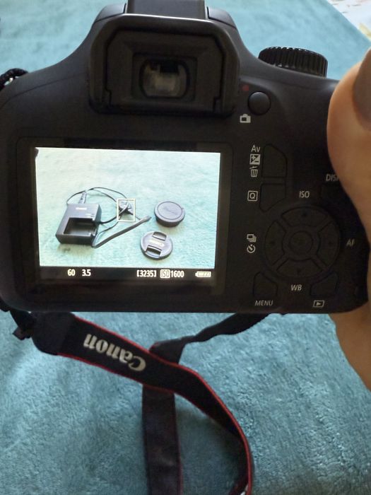 Máquina fotográfica Canon EOS 4000D