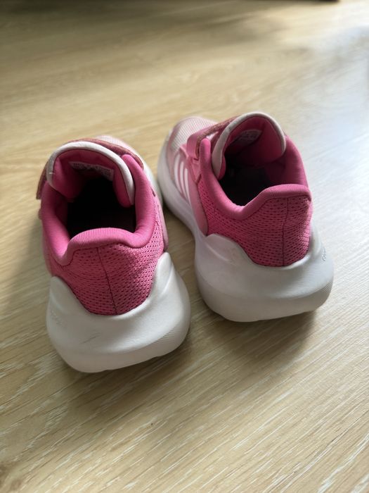 Кросівки аdidas на дівчинку
