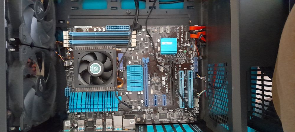 Płyta główna Asus M5A97 R2.0 AM3+ ATX z procesorem AMD FX-8320