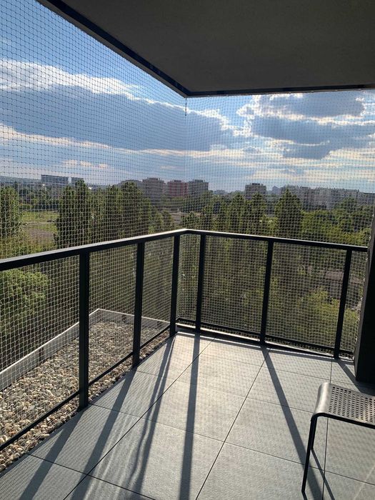 Montaż siatek na balkon przeciw ptakom, Siatka dla na kota  Sprzątanie