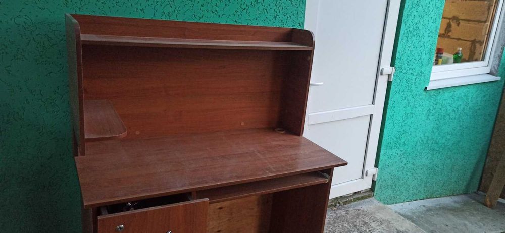 Продам письменный стол